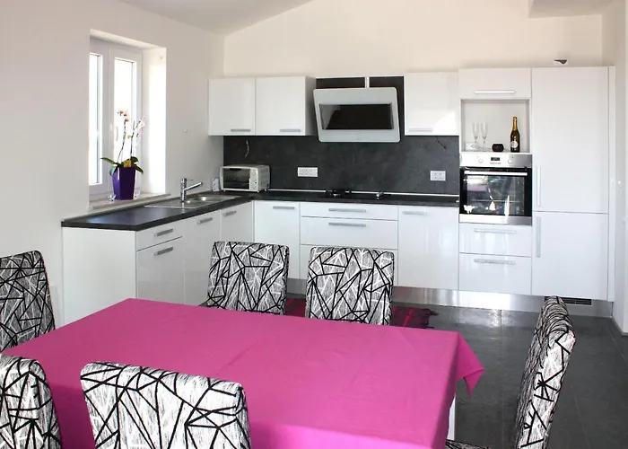 Aleksandra * Новиград